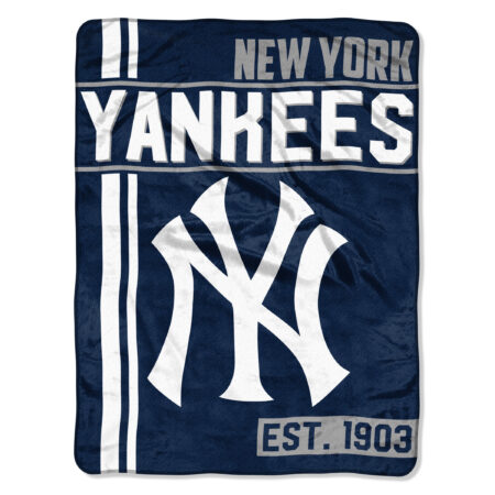 Yankees Baseball - Walk Off, 46 x 60-inch, Throw