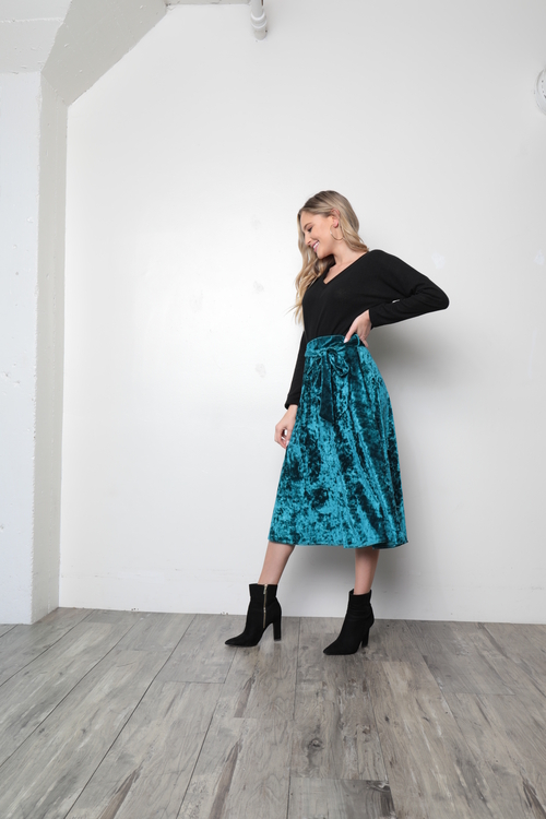 Velvet, High Waist, Midi Skirt in a Relaxed Fit with a Waist Tie