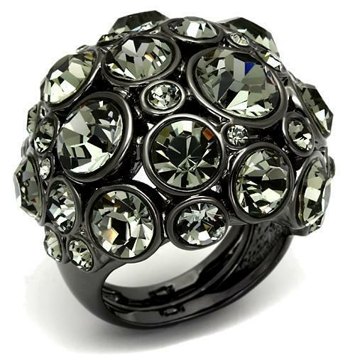 Ruthenium Brass Ring with Top Grade Crystal in Black Diamond